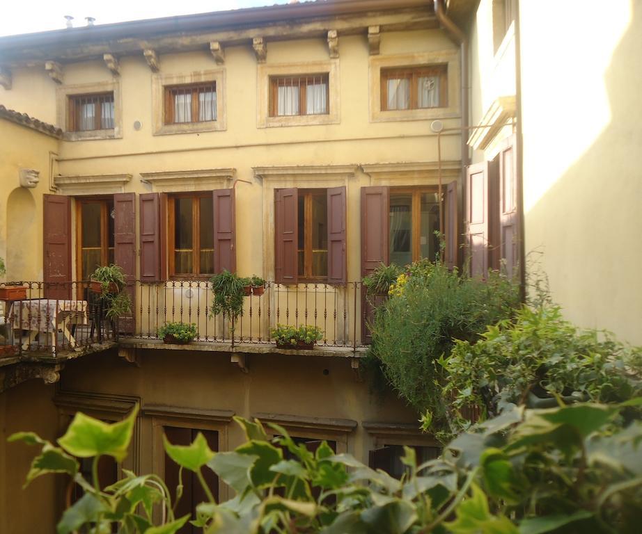 Protezione Della Giovane - Female Hostel Verona Exteriér fotografie